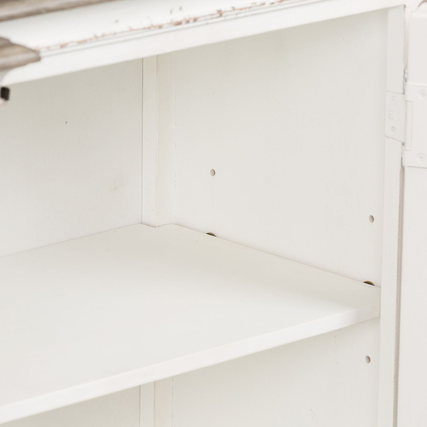 Magnolia Manor / Entertainment Center with Piers