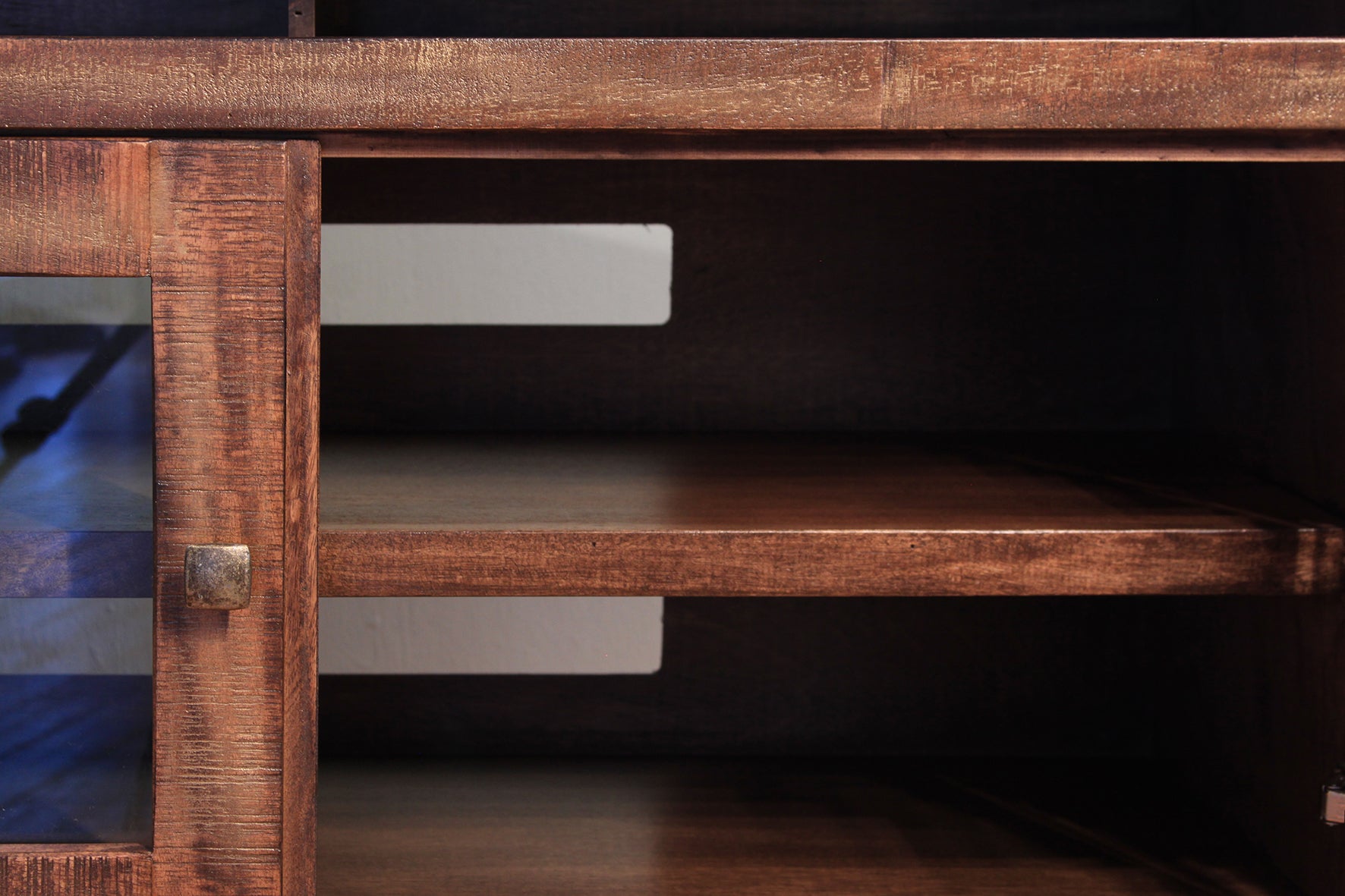 560 URBAN GOLD Model: IFD560STAND  SOLID WOOD